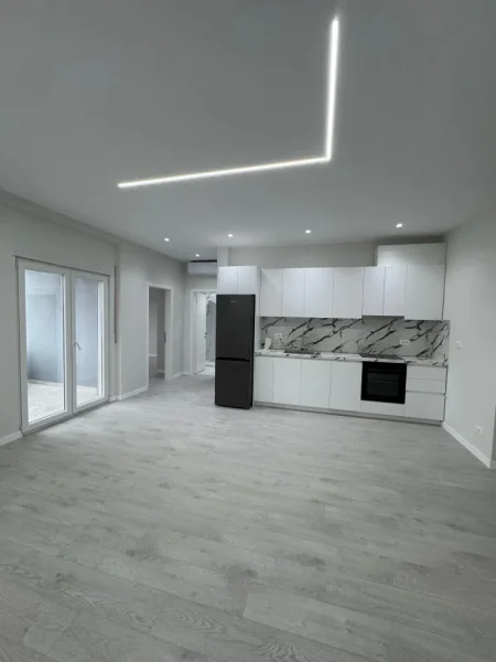 Tirane, jepet me qera apartament 2+1+Ballkon Kati 2, 90 m² 450 € (Kodra e Priftit)