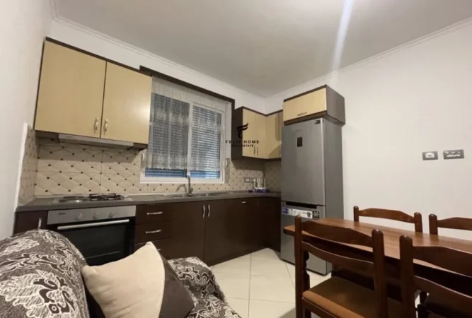 Tirane, jepet me qera apartament 2+1 Kati 3, 70 m² 600 € (VASIL SHANTO)