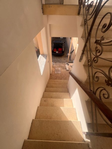 Tirane, jepet me qera Vile Kati 2, 335 m² 2.000 € (Garden Building)