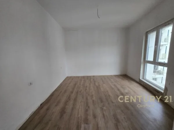 Tirane, jepet me qera zyre Kati 9, 224 m² 1.600 € 