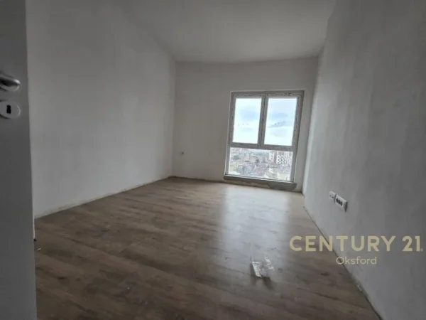 Tirane, jepet me qera zyre Kati 9, 224 m² 1.600 € 