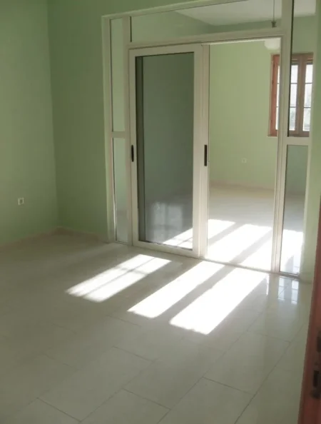 Tirane, shitet Vile 3 Katshe Kati 3, 388 m² 850.000 € (don bosko)