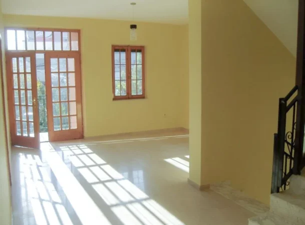 Tirane, shitet Vile 3 Katshe Kati 3, 388 m² 850.000 € (don bosko)