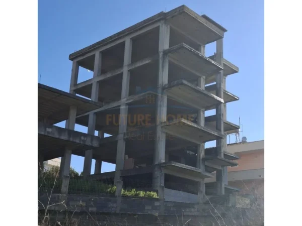 Durres, shitet shtepi 5+1 Kati 5, 159 m² 160.000 € 