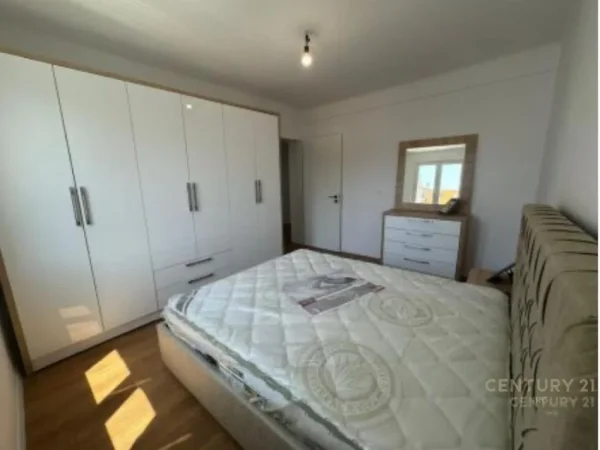 Tirane, jepet me qera apartament 2+1+Ballkon Kati 3, 70 m² 600 € (Asim Vokshi)