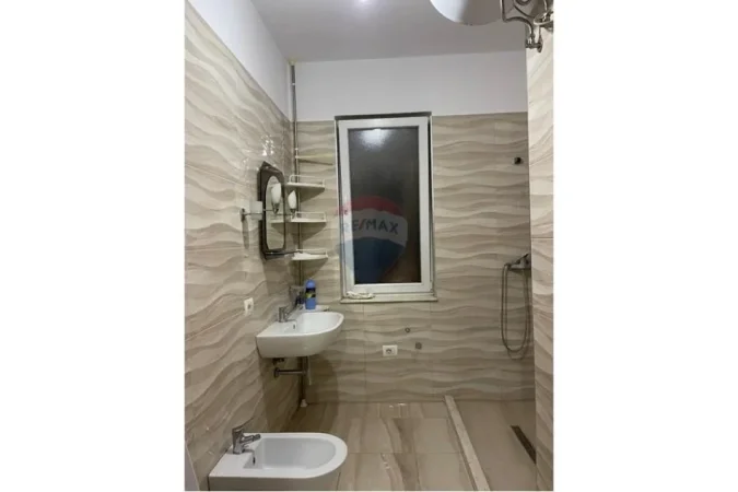 Tirane, shitet apartament 3+1 Kati 2, 140 m² 246.000 € (Rruga Aleksandër Moisiu, Tiranë(ID: 530471002-365)