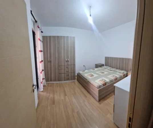 Tirane, jepet me qera apartament 1+1+Ballkon Kati 7, 70 m² 450 € 