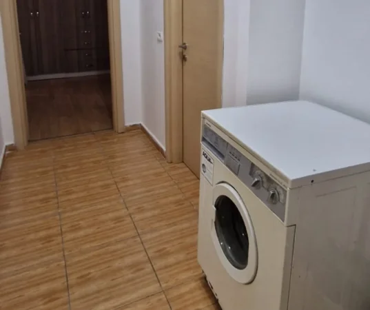 Tirane, jepet me qera apartament 1+1+Ballkon Kati 7, 70 m² 450 € 