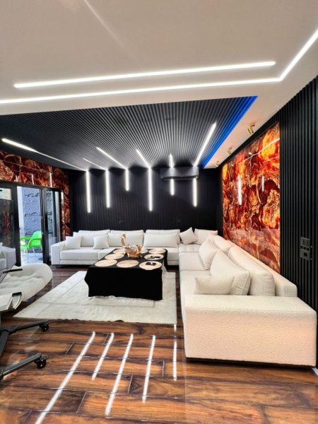 Tirane, jepet me qera apartament 2+1+Ballkon Kati 6, 120 m² 2.500 € (Zogu I Zi)