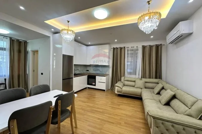 Tirane, jepet me qera apartament 1+1 , 66 m² 750 € (9 Katëshet)