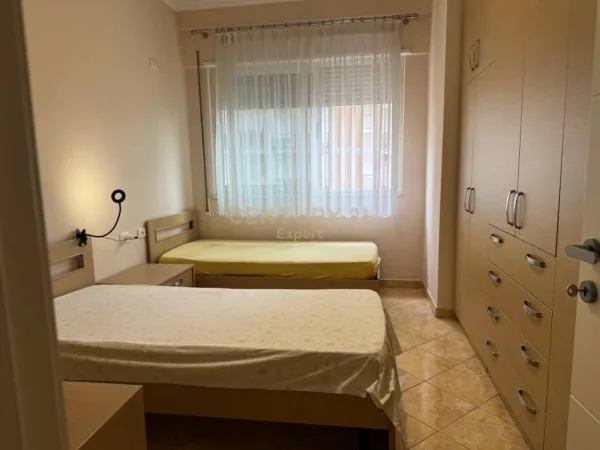 Tirane, jepet me qera apartament 1+1+Ballkon Kati 2, 60 m² 550 € (don bosco)