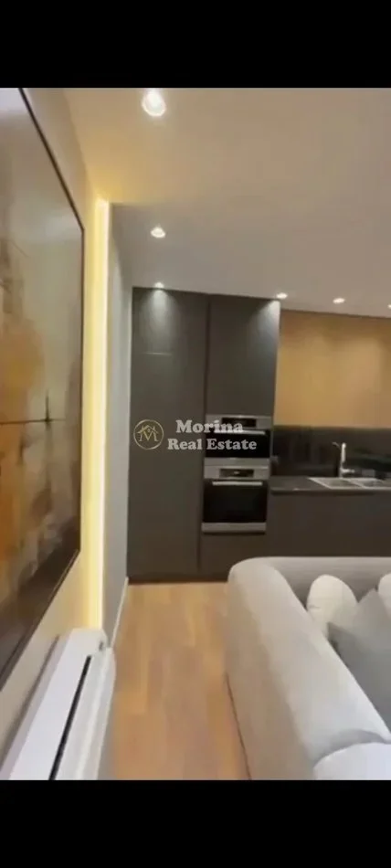 Tirane, jepet me qera apartament 2+1 Kati 8, 120 m² 1.500 € (RRuga e Durresit)