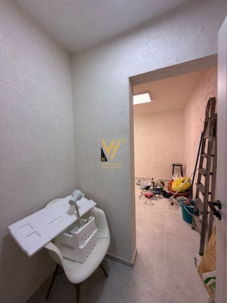 Tirane, jepet me qera zyre Kati 0, 40 m² 450 € (MOZAIKU I TIRANES)