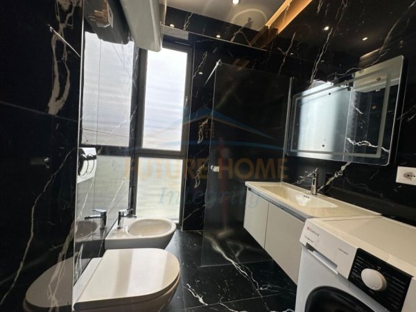 Tirane, jepet me qera apartament 3+1+Ballkon Kati 4, 110 m² 850 € (Tregu Elektrik)