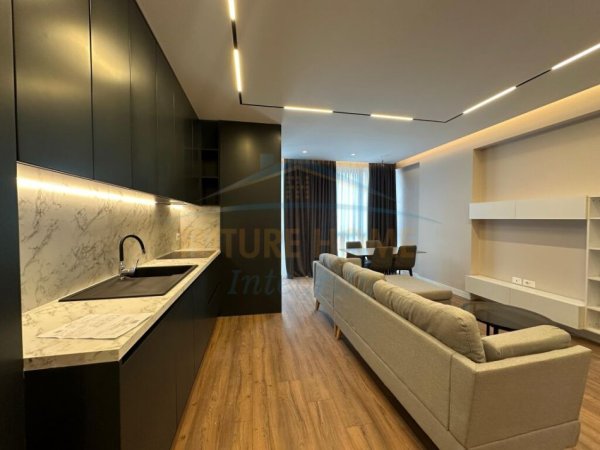 Tirane, jepet me qera apartament 3+1+Ballkon Kati 4, 110 m² 850 € (Tregu Elektrik)