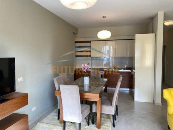 Tirane, jap me qera apartament 3+1 Kati 3, 110 m² 700 Euro (Kodra e Djellit 1)