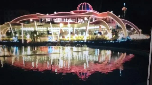 Tirane, shes dyqan Kati 0, 142 m² 999.000 Euro (Myslym Shyri)