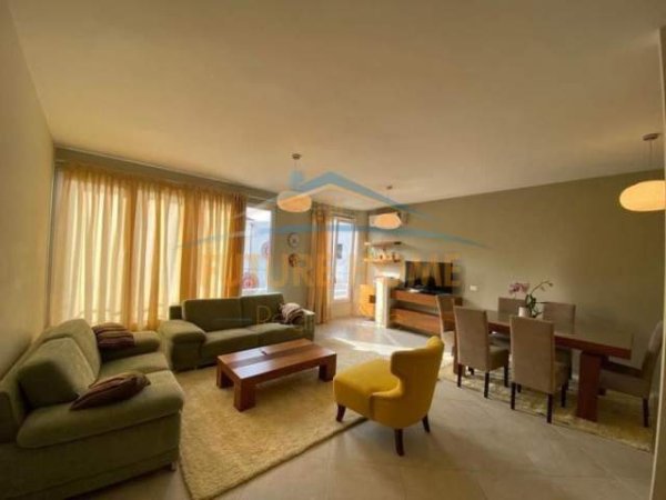 Tirane, jap me qera apartament 3+1 Kati 3, 110 m² 700 Euro (Kodra e Djellit 1)