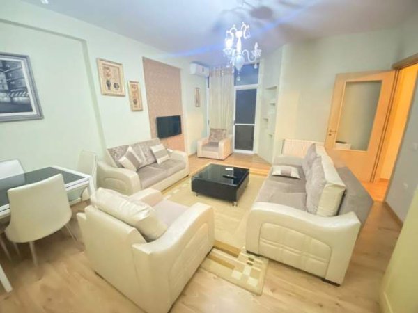 Tirane, jap me qera apartament 1+1+BLK 80 m² 500 Euro