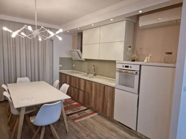 Tirane, shitet apartament 3+1 Kati 3, 149 m² 2.700 Euro/m2 (Kodra e Diellit)