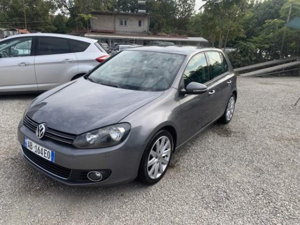 Tirane, jap me qera makine Skoda Fabia Viti 2019 cmim 15 Euro