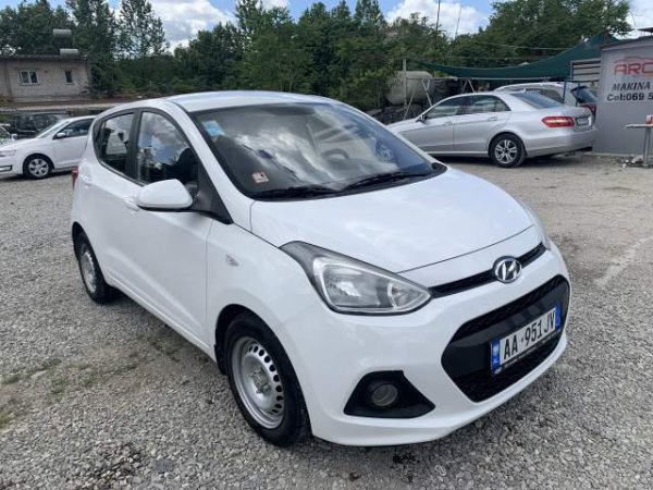 Tirane, jap me qera makine Fiat Modele te ndryshme Viti 2019, 15 Euro