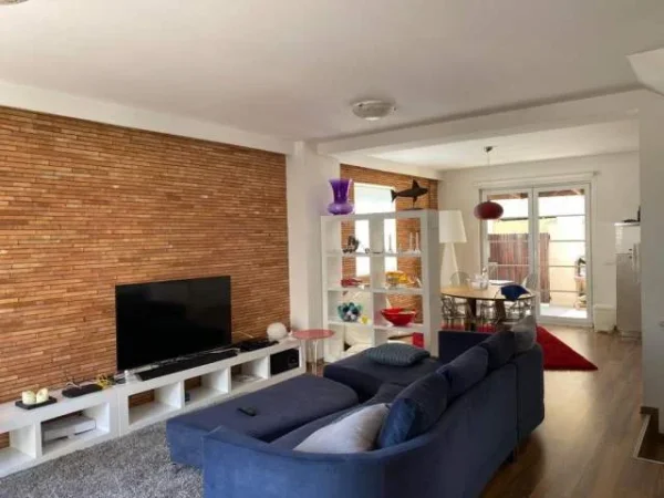 Tirane, jap me qera Vile 2.500 Euro (Sauk)