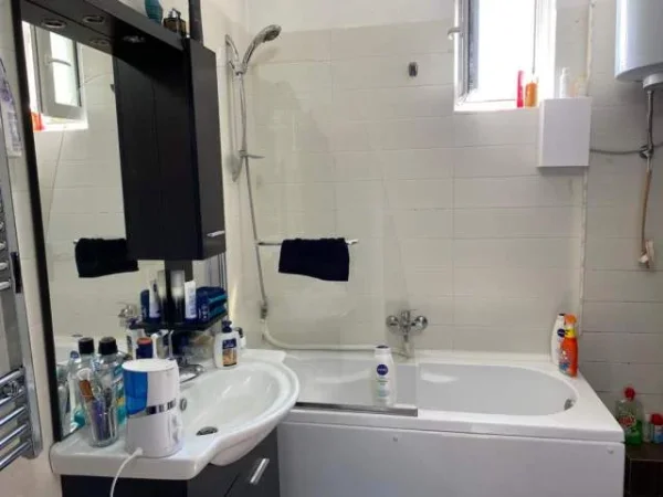 Tirane, jap me qera Vile 2.500 Euro (Sauk)