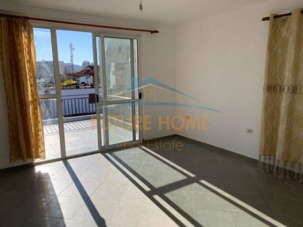 Tirane, shes apartament 2+1 Kati 3, 74 m² 55.000 Euro (Laprake)