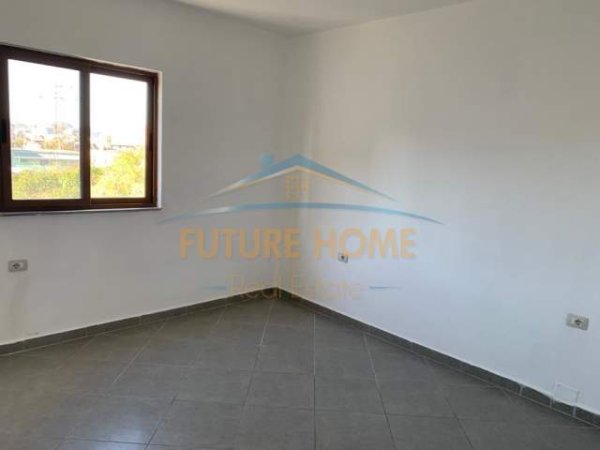 Tirane, shes apartament 2+1 Kati 3, 74 m² 55.000 Euro (Laprake)