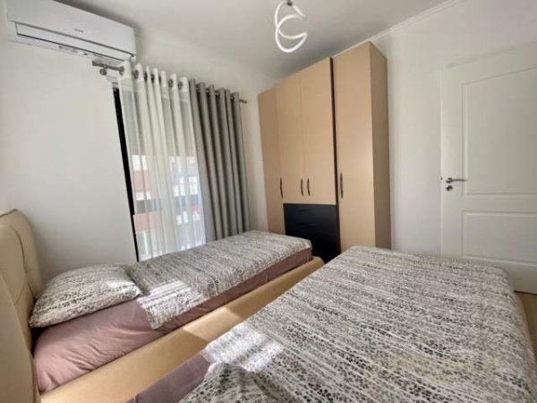 Tirane, jepet me qera apartament 2+1+A+BLK Kati 4, 91 m² 1.000 Euro (ISH BLLOKU)