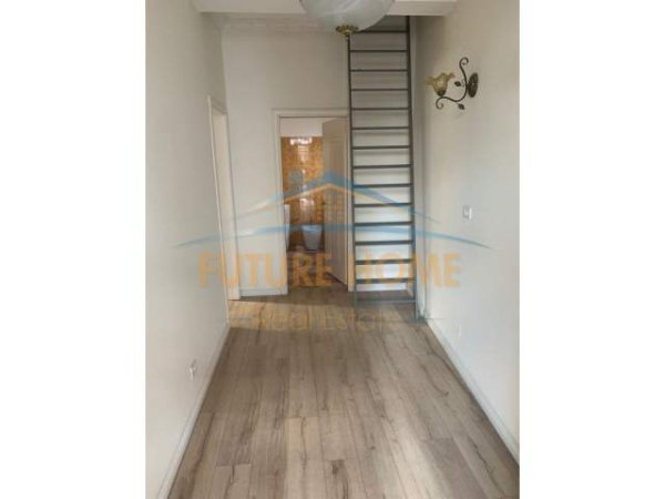 Tirane, jap me qera ambjent biznesi Kati 2, 105 m² 500 Euro (Rruga e Kavajes)