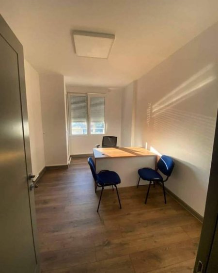 Tirane, jap me qera apartament - Super Apartament 2+1 me qira prane 21- Dhjetorit