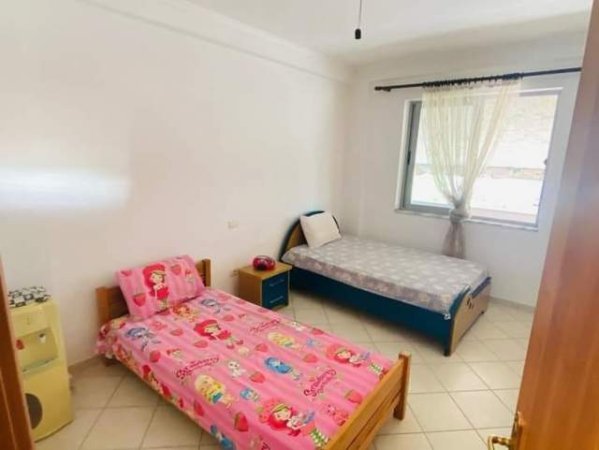 Tirane, jap me qera apartament 2+1 Kati 2, 320 Euro