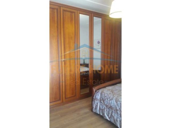 Tirane, jap me qera apartament 2+1+BLK Kati 7, 117 m² 750 Euro (Rruga Vaso Pasha)