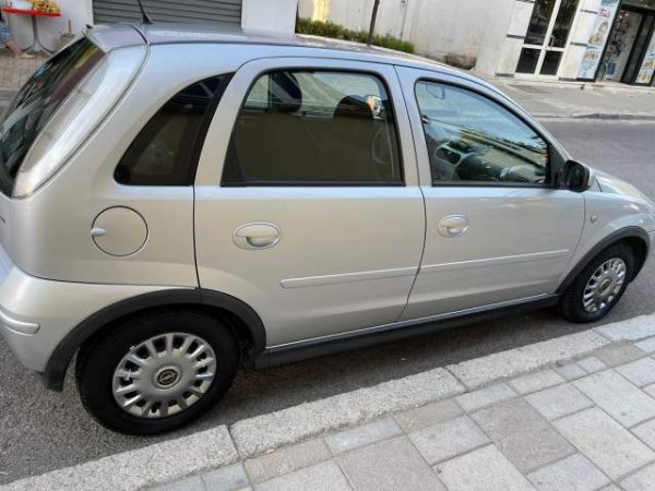 Tirane, shes makine Opel corsa Viti 2006, 2.500 Euro