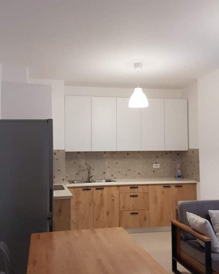 Tirane, jap me qera apartament 2+1 Kati 3, 110 m² 400 Euro