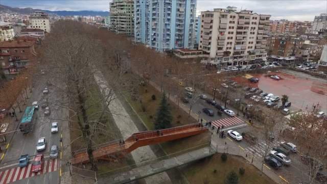 Tirane, shes dyqan Kati 0, 100 m² 500.000 Euro (Ish-Ekspozita)