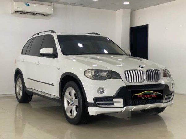 Tirane, jap me qera xhip BMW X5 Viti 2009, 50 Euro