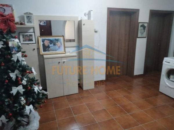 Tirane, jap me qera shtepi 4+1+A+BLK Kati 1, 158 m² 1.000 Euro (21 dhjetori)