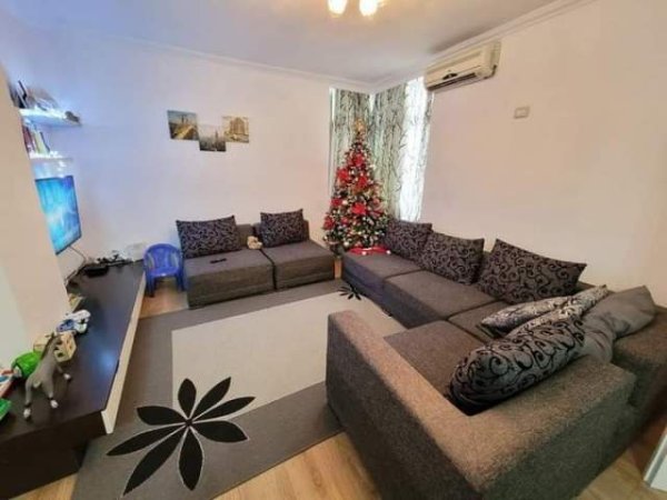 Tirane, jap me qera apartament 2+1 Kati 2, 95 m² 450 Euro