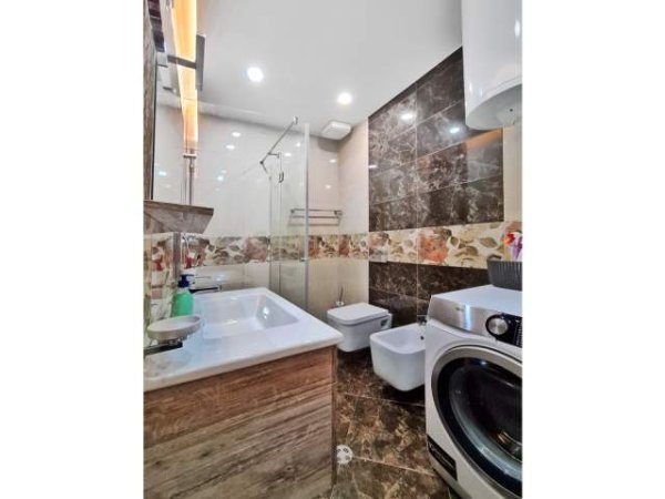 Tirane, shitet apartament 2+1+BLK Kati 3, 93 m² 145.000 Euro (Kodra e Diellit)