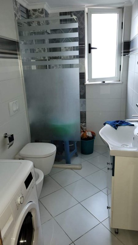 Tirane, shes apartament Kati 3, 64 m² 77.000 Euro (Mine Peza)