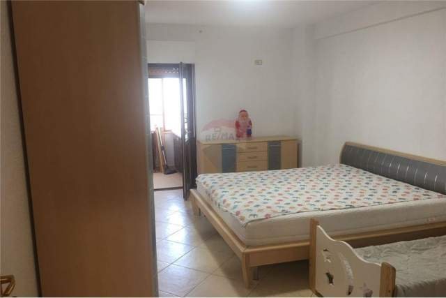 Tirane, jepet me qera apartament 2+1 Kati 8, 107 m² 650 Euro (parku olimpik)