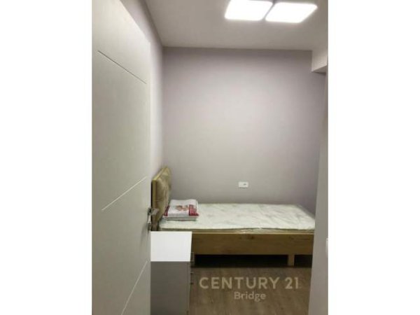 Tirane, jepet me qera 2+1 Kati 1, 650 Euro