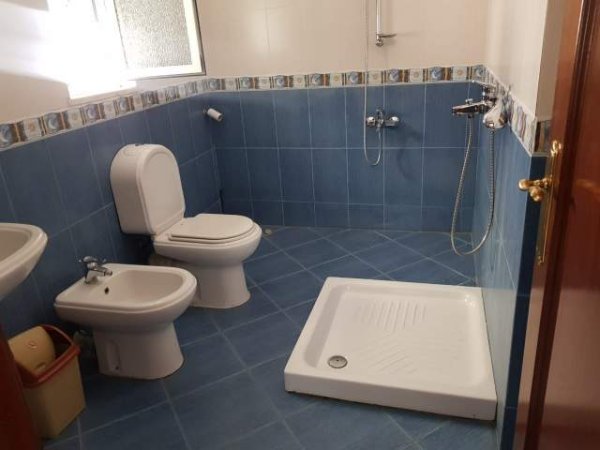 Tirane, jepet me qera apartament 2+1+BLK Kati 4, 110 m² 400 Euro (grigor heba)