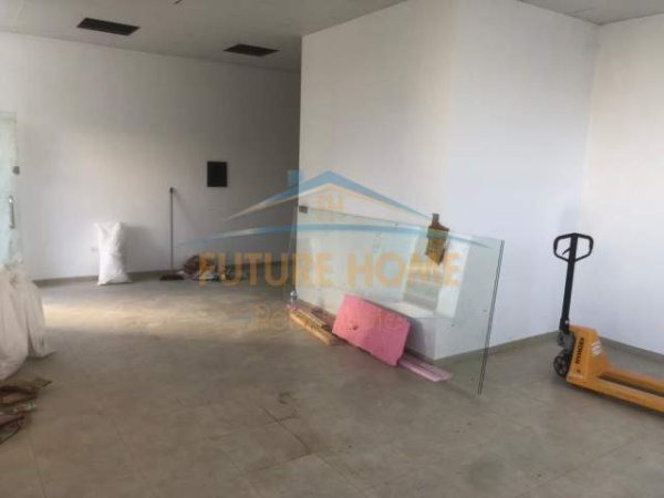 Tirane, jap me qera ambjent biznesi Kati 0, 115 m² 1.200 Euro (21 Dhjetori)