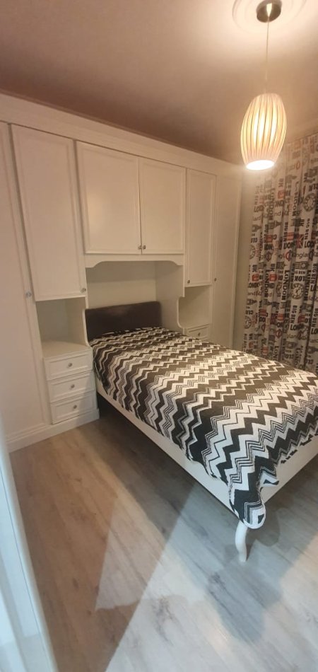 Tirane, jap me qera apartament 3+1+BLK Kati 5, 140 m² 900 Euro (blloku)