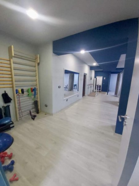 Tirane, shes ambjent biznesi Kati 0, 115 m² 172.000 Euro (Durresit)