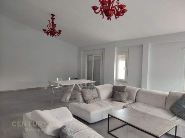 Tirane, shes apartament PENTHOUSE 3+1+2+GARAZHD 250 m² 520.000 Euro (Liqeni i Thatë)
